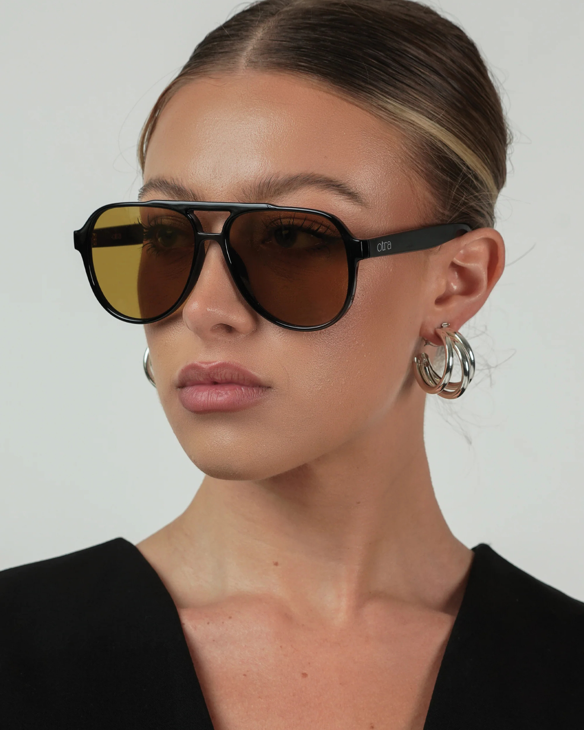STEVIE SUNGLASSES BLACK/OLIVE