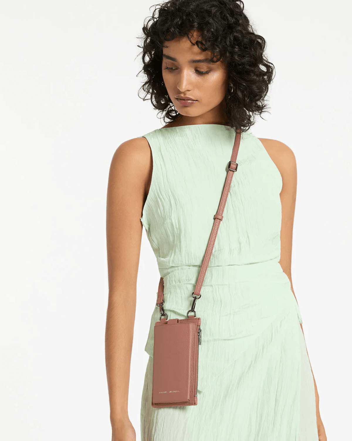 VOYAGER BAG DUSTY ROSE