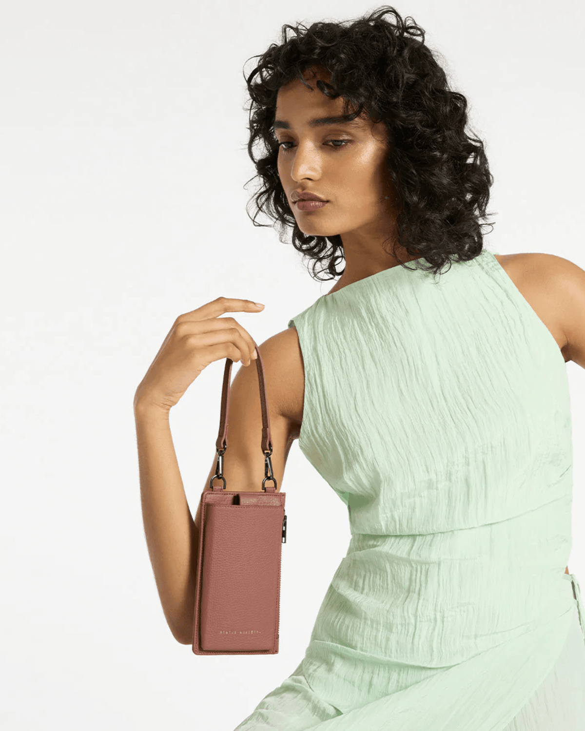 VOYAGER BAG DUSTY ROSE